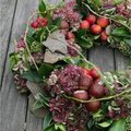 Herfstkrans knutselen met materialen uit de tuin